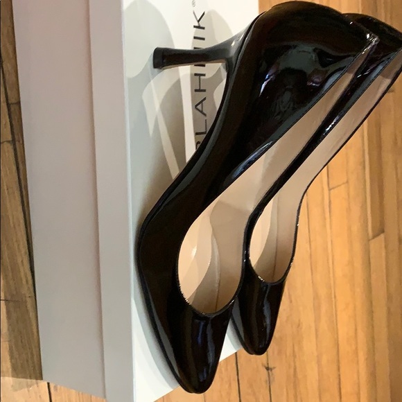 Shoes - Picture 2 of 4